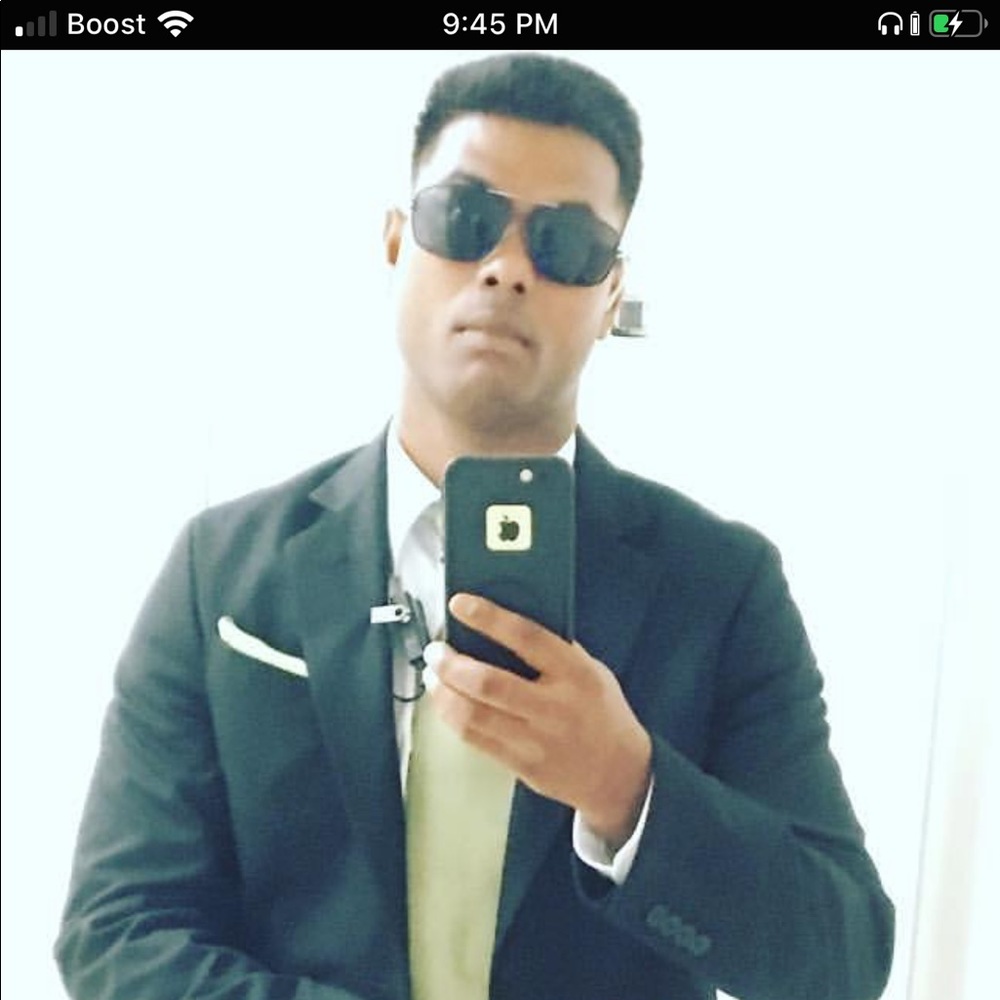 Meet your Posher, Christopher